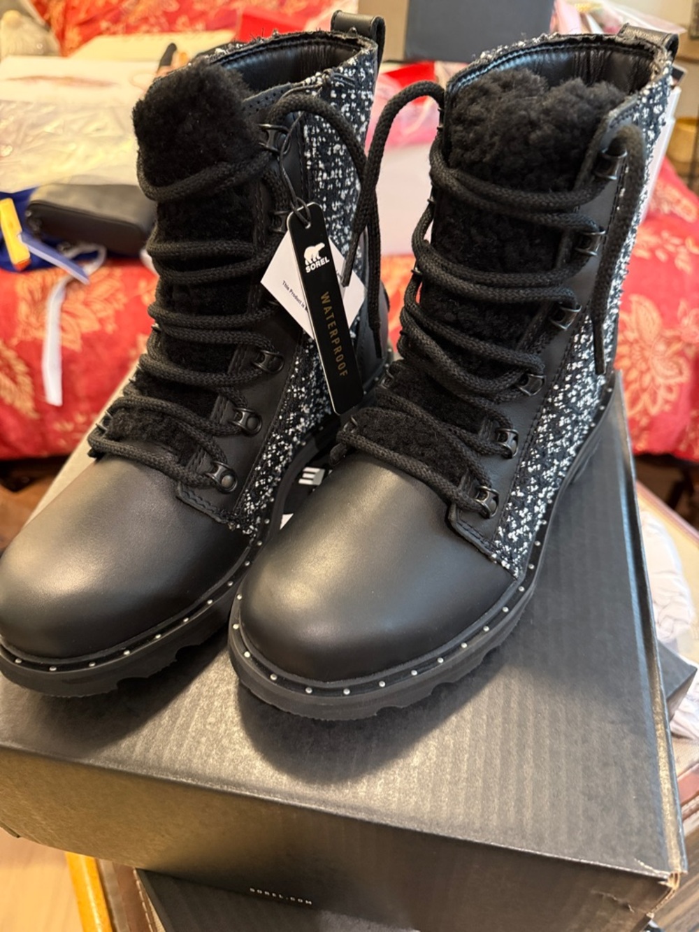 Sorel Lennox Lace Cozy WP Women's Black Lace-Up Winter Boots